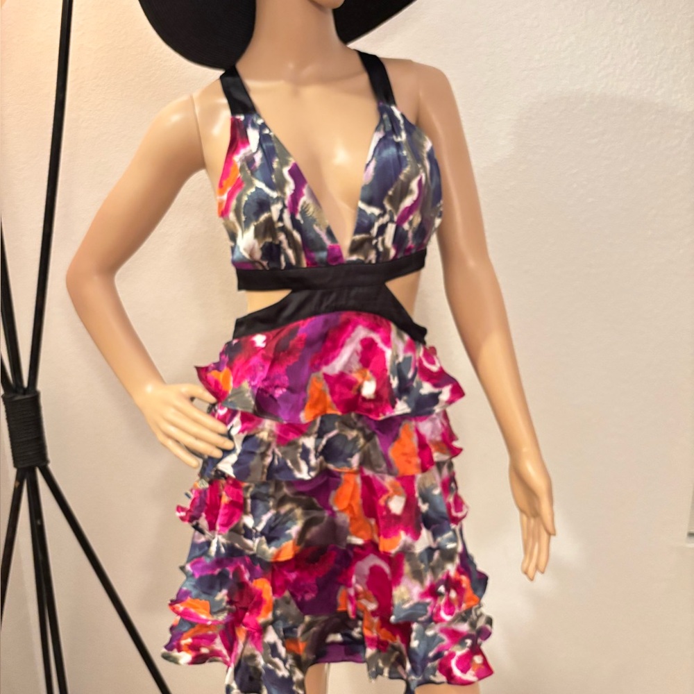 Bebe NWT Vibrant Multicolor Sleeveless silk , cut out , ruffle, party Dress-Med